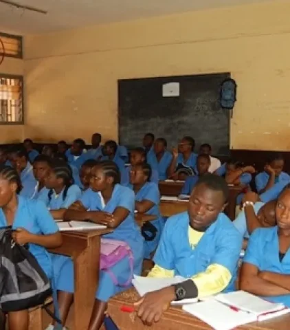 cameroun_le_proviseur_et_le_s_1514035795_classe_lycee_14022017_otric_1213_ns_700_cameroon-info-p-net_800xm9x